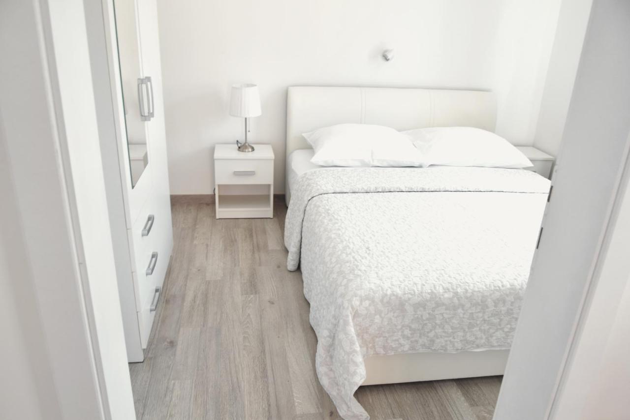 Rab Apartments Aurora Раб Экстерьер фото