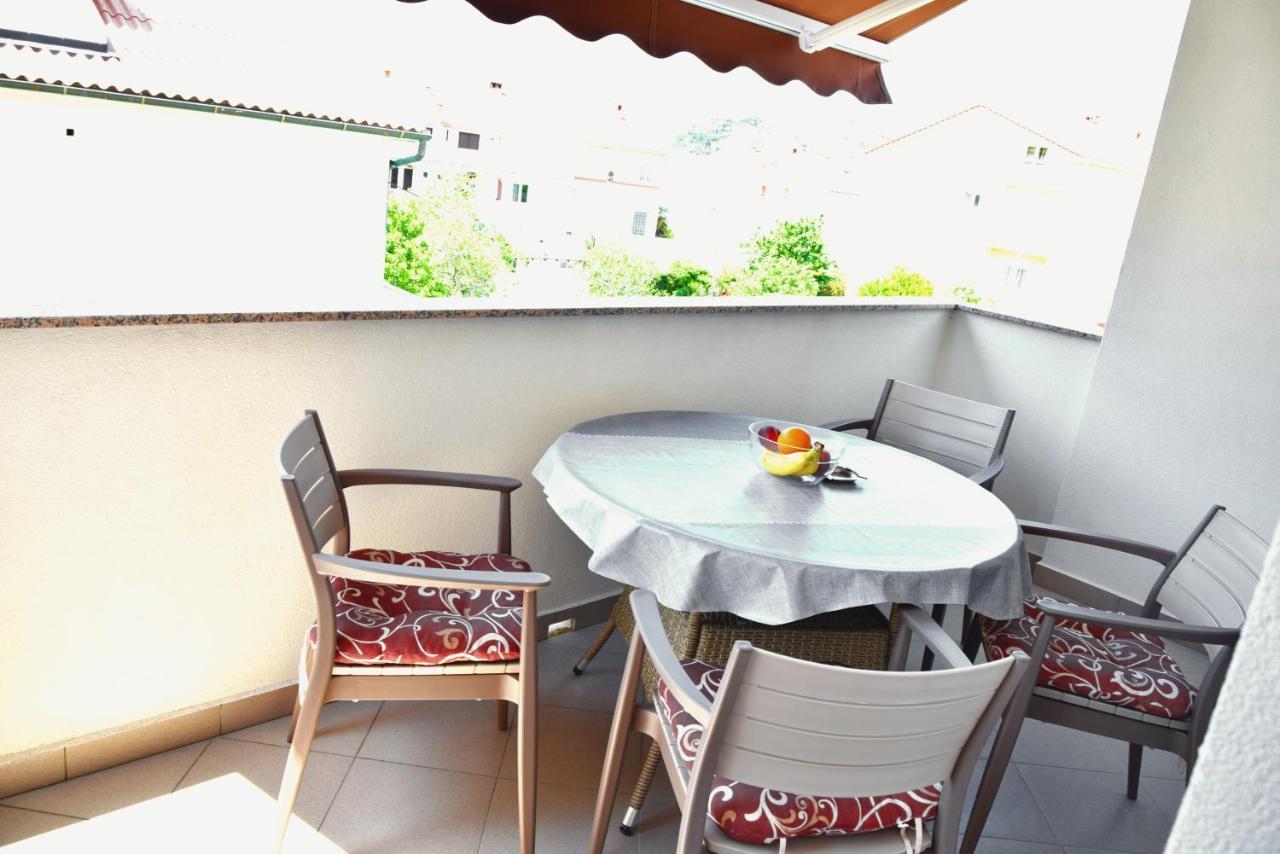 Rab Apartments Aurora Раб Экстерьер фото