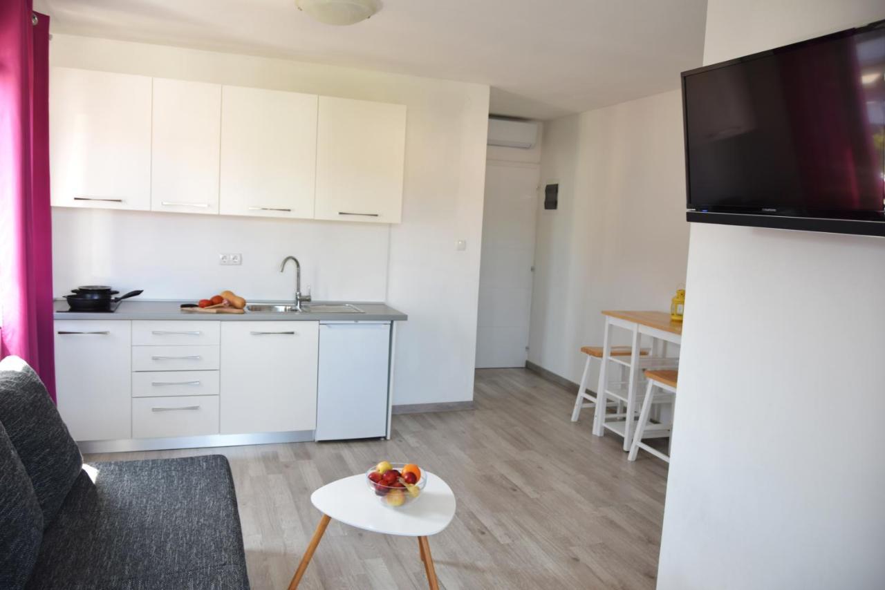 Rab Apartments Aurora Раб Экстерьер фото