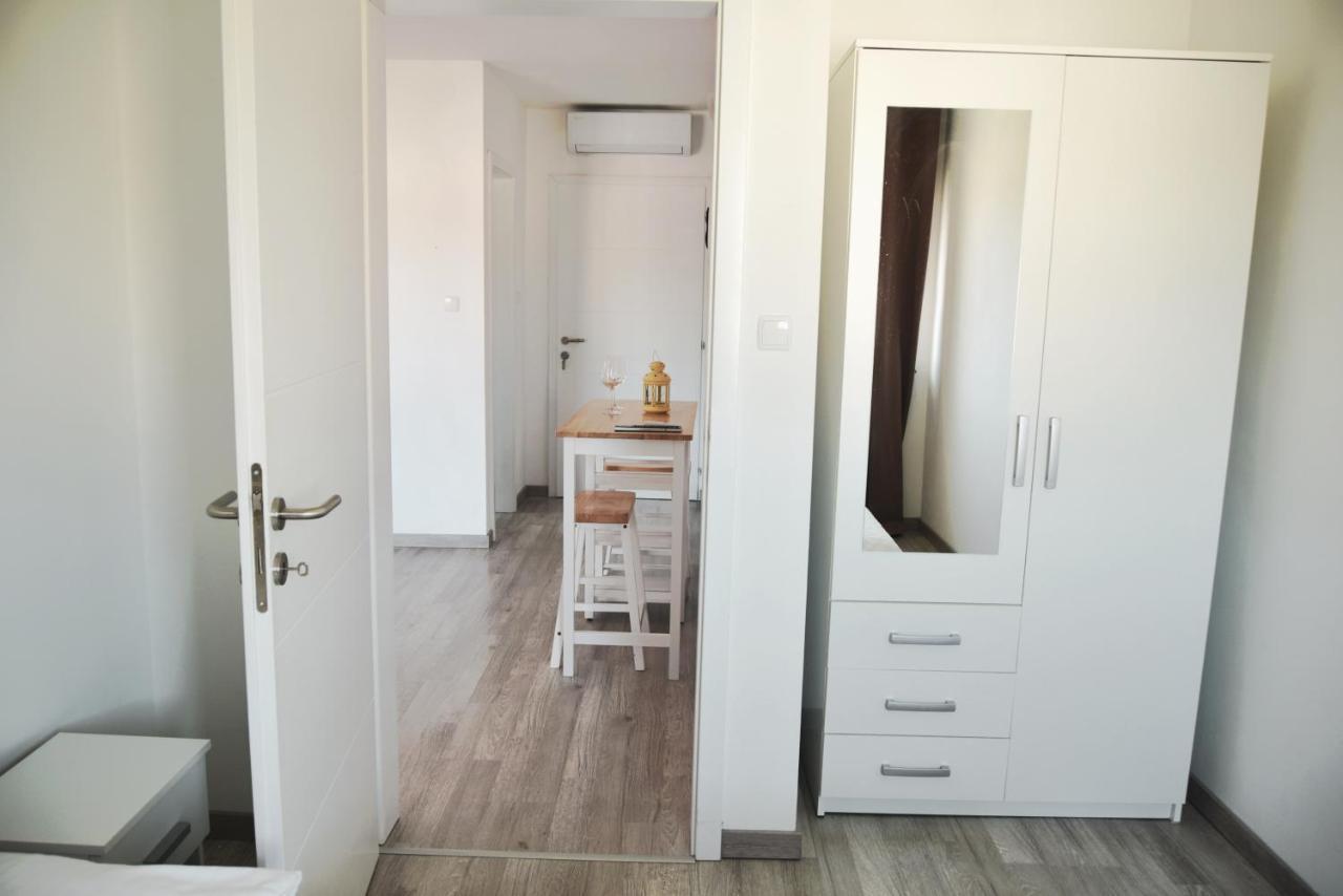 Rab Apartments Aurora Раб Экстерьер фото