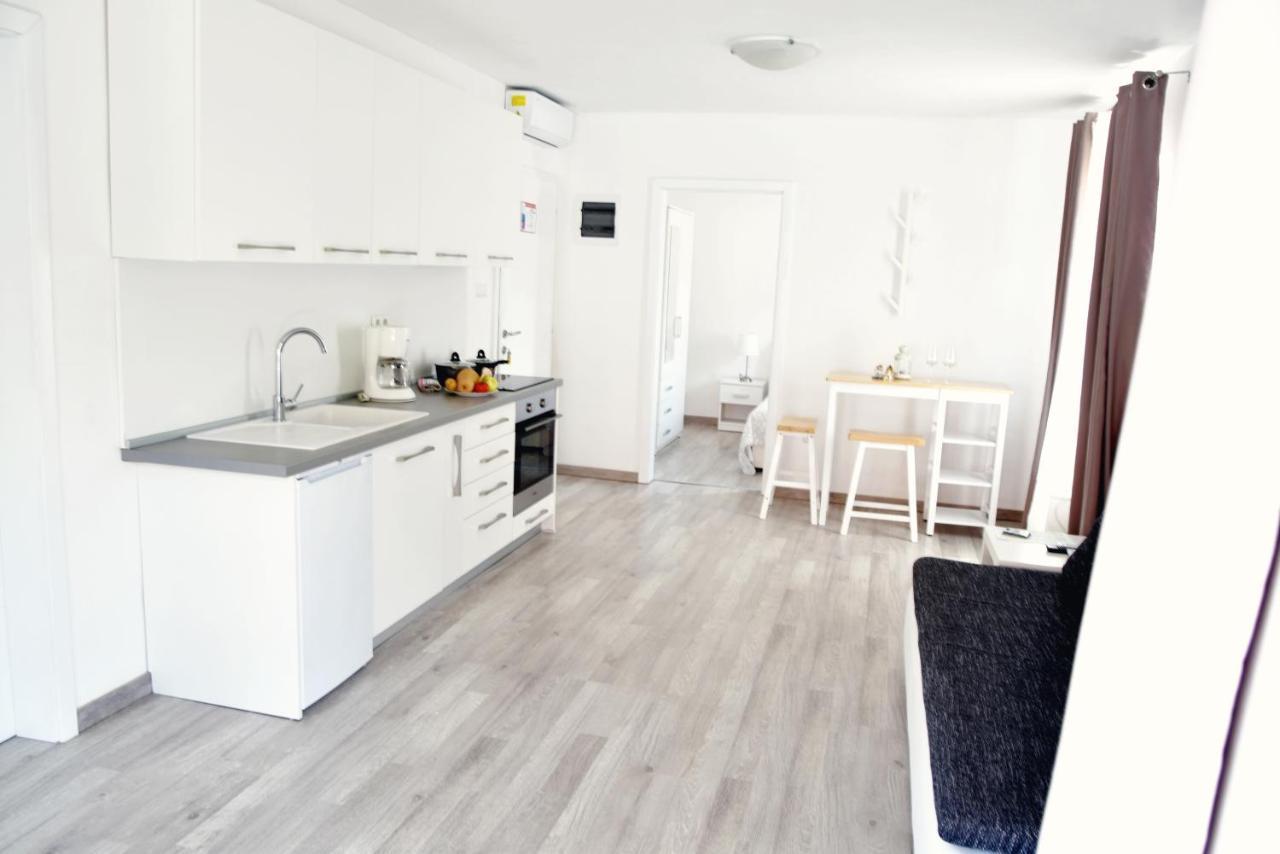 Rab Apartments Aurora Раб Экстерьер фото