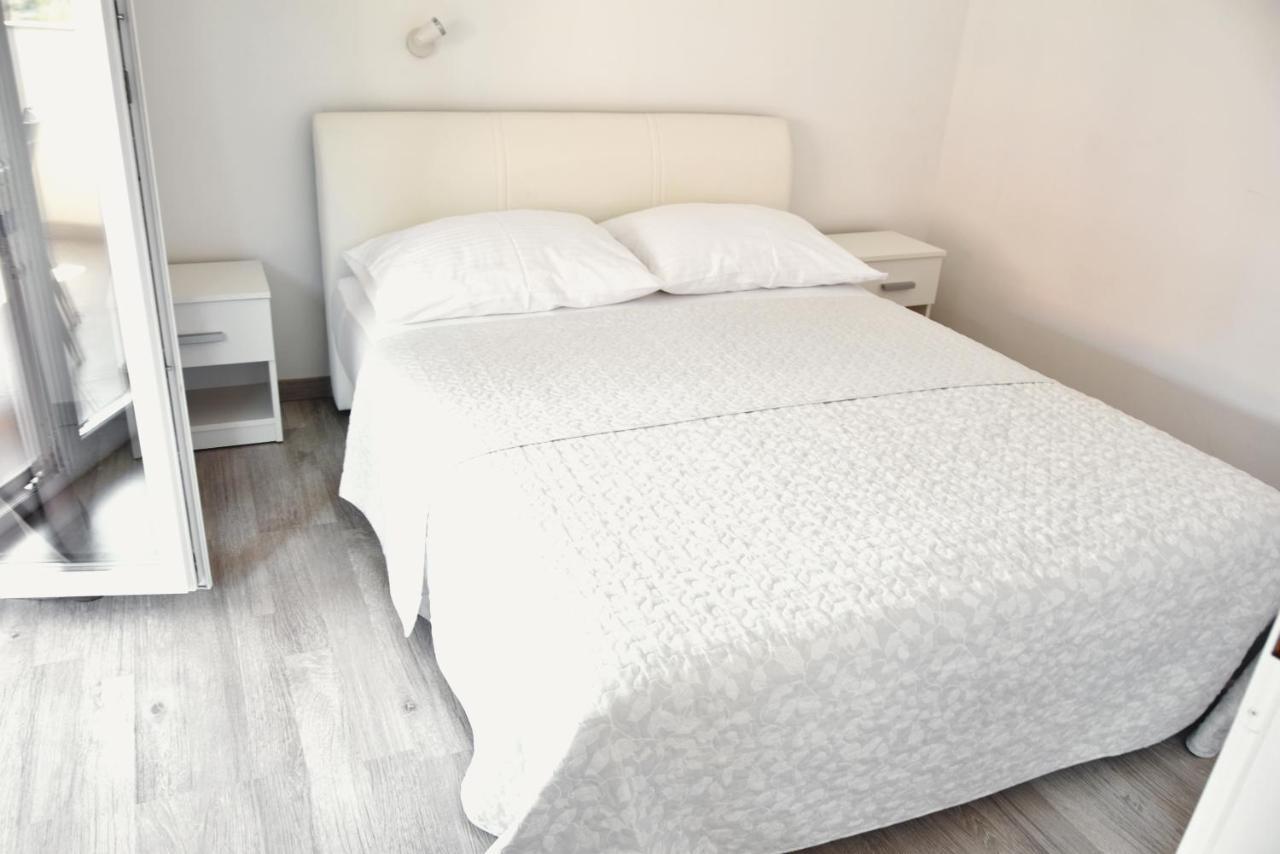 Rab Apartments Aurora Раб Экстерьер фото