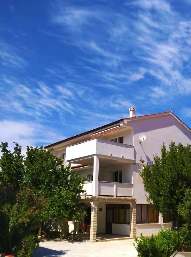 Rab Apartments Aurora Раб Экстерьер фото